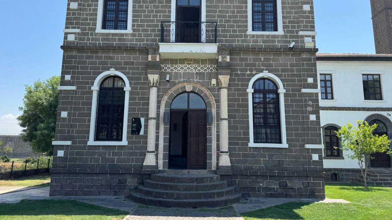 Foto - Benzeri yok! Dünyada obsidiyen taşlarıyla yapılmış tek bina Türkiye'de