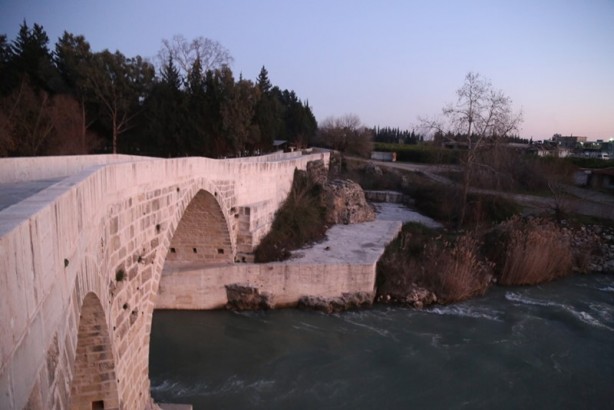 Foto - Benzersiz yapısıyla tarihi Aspendos Köprüsü
