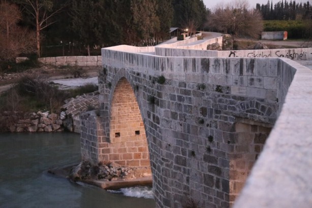 Foto - Benzersiz yapısıyla tarihi Aspendos Köprüsü