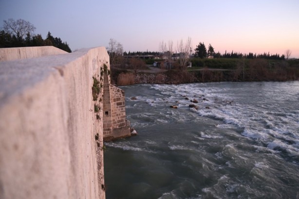 Foto - Benzersiz yapısıyla tarihi Aspendos Köprüsü