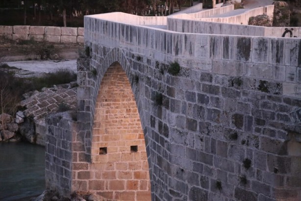 Foto - Benzersiz yapısıyla tarihi Aspendos Köprüsü
