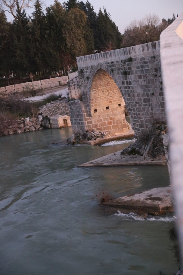 Foto - Benzersiz yapısıyla tarihi Aspendos Köprüsü