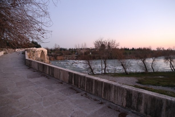 Foto - Benzersiz yapısıyla tarihi Aspendos Köprüsü