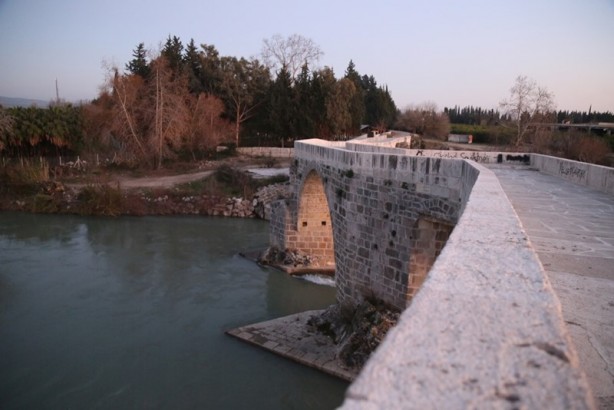 Foto - Benzersiz yapısıyla tarihi Aspendos Köprüsü