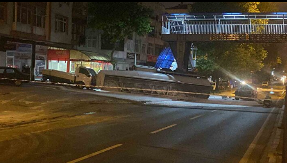 Foto - Benzin tankeri kaza yapınca çevredeki evler tahliye edildi! Onlarca araç hurdaya döndü