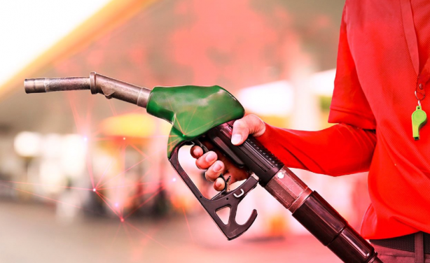 Foto - Benzine 2 motorine 4 TL zam geleceği konuşuluyordu! Son gelen açıklama moralleri bozacak