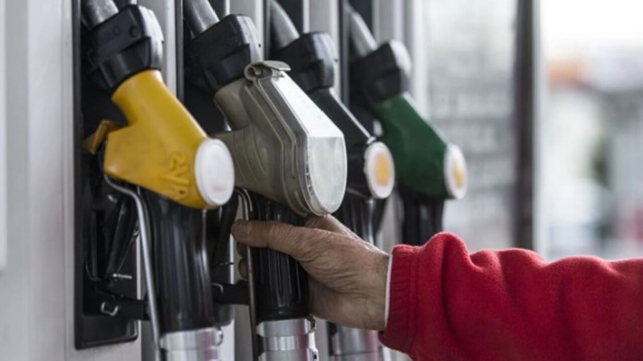 Foto - Benzine beklenen zam ertelendi! İşte son fiyatlar!