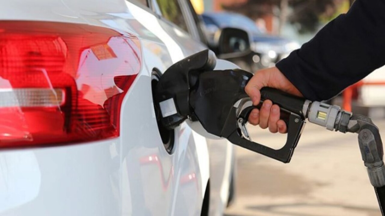 Foto - Benzine beklenen zam ertelendi! İşte son fiyatlar!