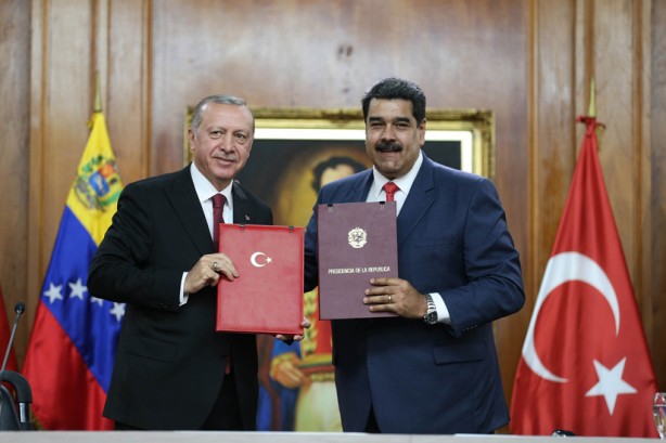 Foto - Benzini 10 kuruşa satan ülkeden Türkiye'ye tarihi petrol teklifi! Böyle çıkış daha önce görülmedi