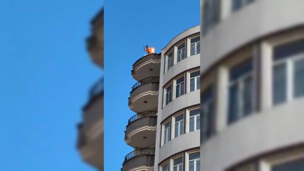 Benzinle kendini yakmaya çalıştı