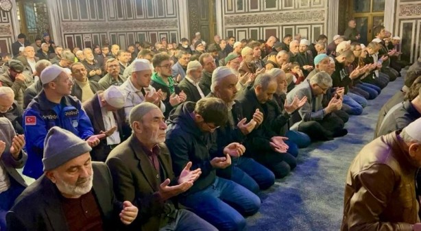 Foto - Berat Kandili yurt genelinde dualarla idrak edildi