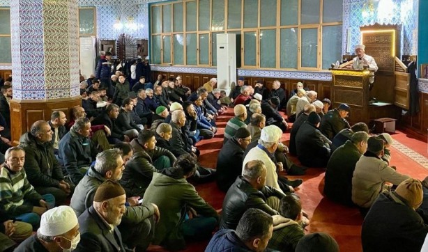 Foto - Berat Kandili yurt genelinde dualarla idrak edildi