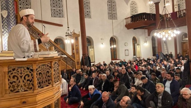 Foto - Berat Kandili yurt genelinde dualarla idrak edildi