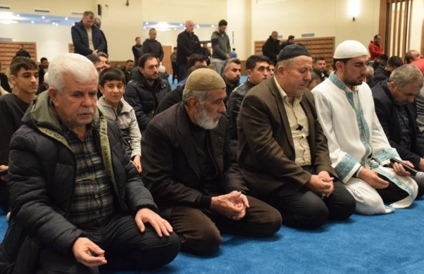 Foto - Berat Kandili yurt genelinde dualarla idrak edildi