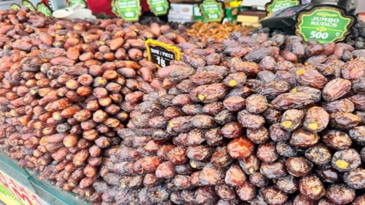 Bereketiyle geldi! Ramazan ayı yaklaştı tezgahta yerini aldı