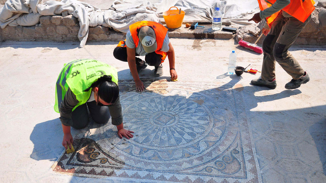 Foto - Bergama’da 1400 yıllık bronz kazan! Günümüzle neredeyse aynı işçilik