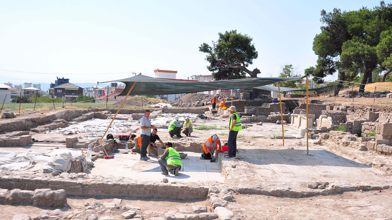 Foto - Bergama’da 1400 yıllık bronz kazan! Günümüzle neredeyse aynı işçilik