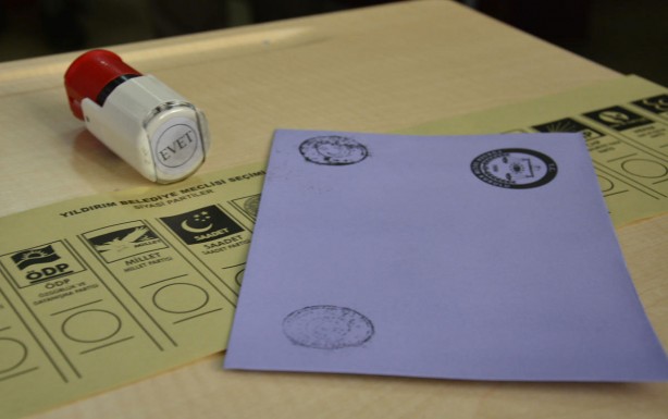 Foto - Bergüzar Korel seçim sonrasında isyan etti! Deprem bölgesinden gelen sonuçlar...