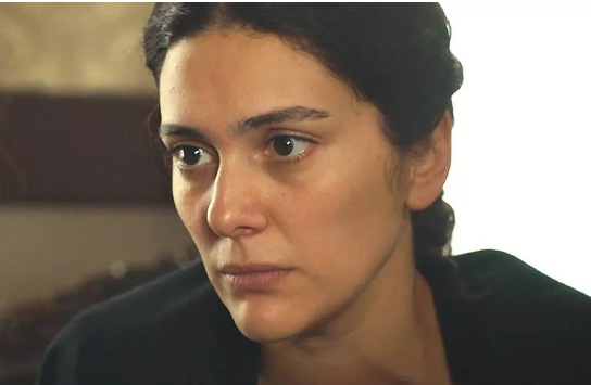 Foto - Bergüzar Korel seçim sonrasında isyan etti! Deprem bölgesinden gelen sonuçlar...