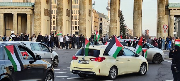 Foto - Berlin’de Filistin’e destek için sokaklara döküldüler!