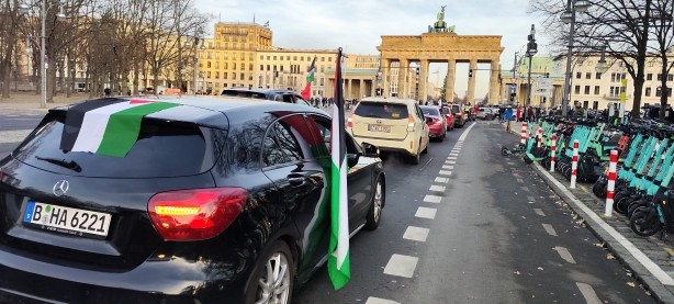 Foto - Berlin’de Filistin’e destek için sokaklara döküldüler!