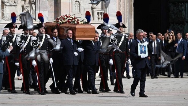 Berlusconi için Milano'da cenaze töreni! Naaşı yakılacak, külleri villasında saklanacak