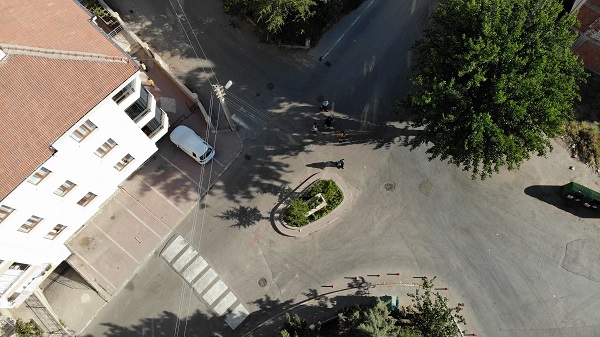 Foto - Beş yolun ortasında bulunuyor! Bu mezarın sırrı ne? 