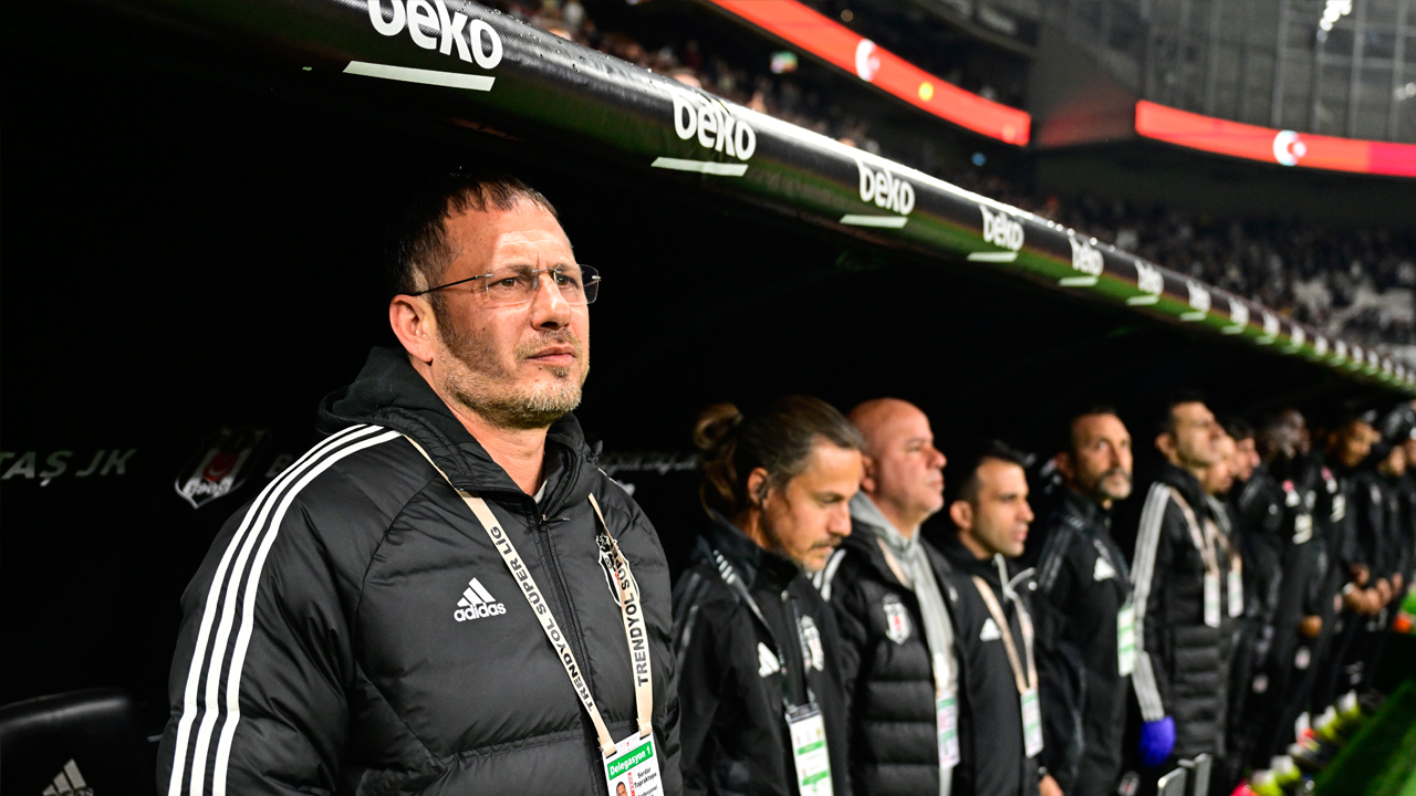 Foto - Beşiktaş 1-1 berabere kalınca deliye döndü: Hepsini gönderin: Bu nasıl bir rezalet! Kaplumbağa bile…