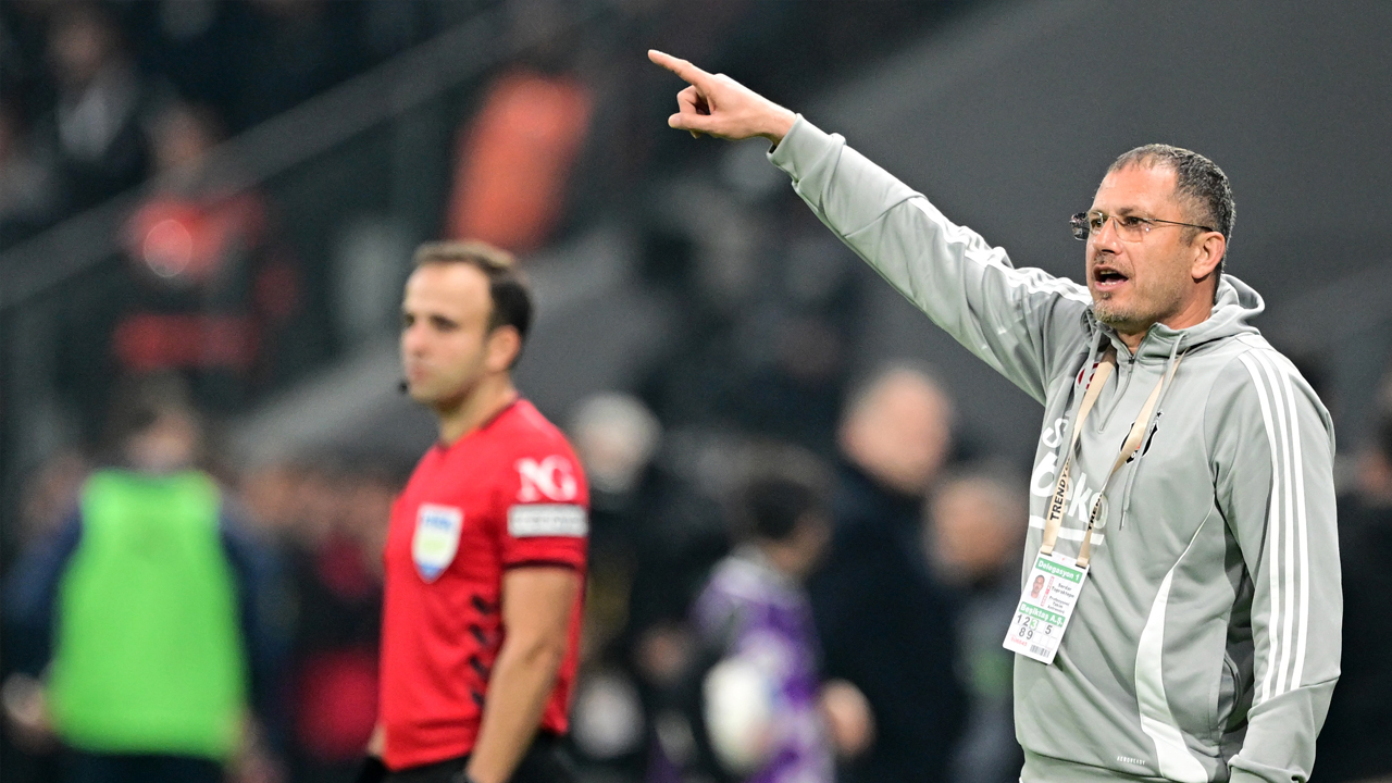 Foto - Beşiktaş 1-1 berabere kalınca deliye döndü: Hepsini gönderin: Bu nasıl bir rezalet! Kaplumbağa bile…