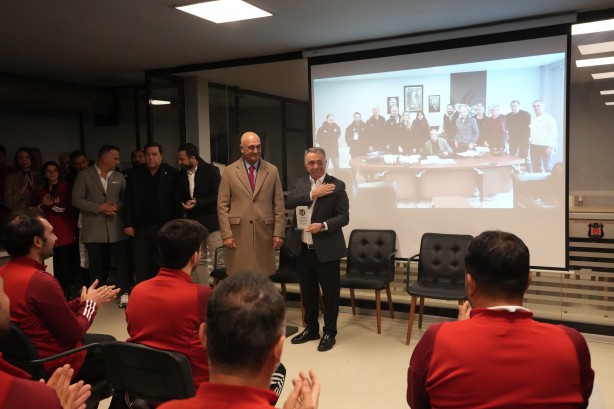 Foto - Başkan Nur Çebi sporcularla vedalaştı! Beşiktaş'ın tek kurtuluş yolunu açıkladı!