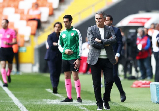 Beşiktaş bir adım önde artık... Çok sayıda takım dev isme çökmek için harekete geçti 