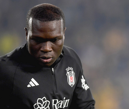 Beşiktaş bu kadar çamur bir adamı daha önce görmemiştir! Git deniliyor, kalacağım diyor: Pes doğrusu...