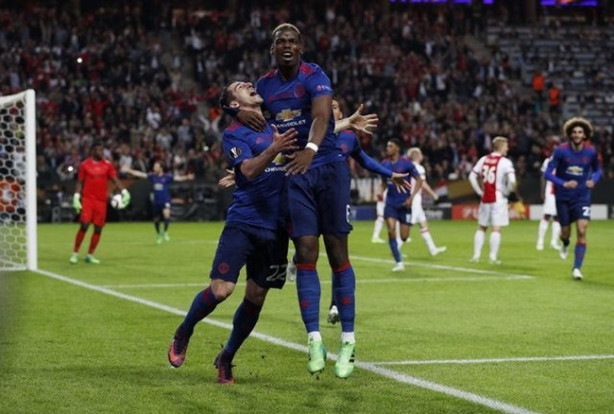 Foto - Beşiktaş ezeli rakiplerini geçemedi!