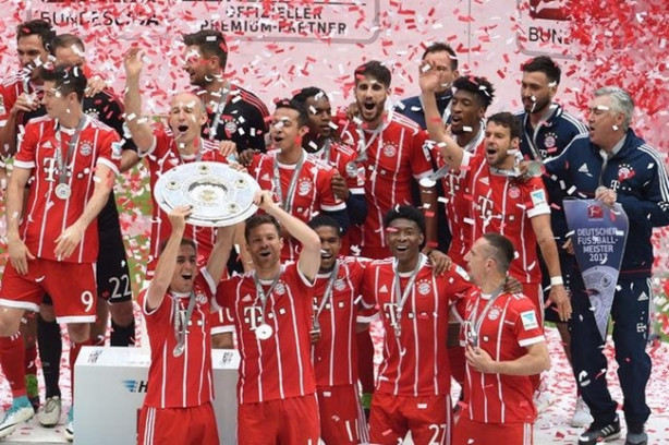 Foto - Beşiktaş ezeli rakiplerini geçemedi!