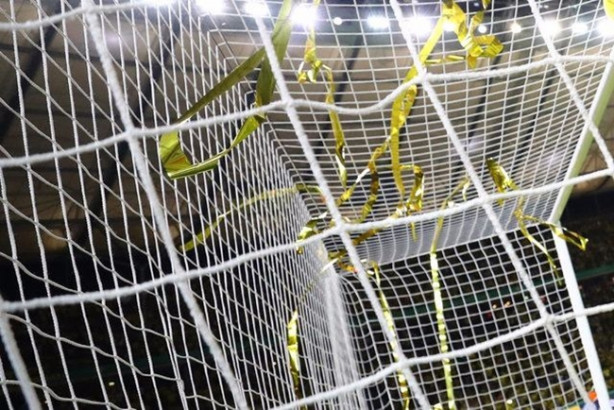  Beşiktaş ezeli rakiplerini geçemedi!