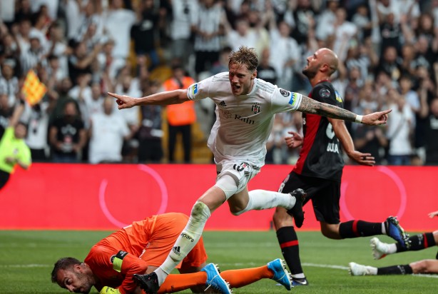 Foto - Beşiktaş, Fatih Karagümrük'ü gole boğdu