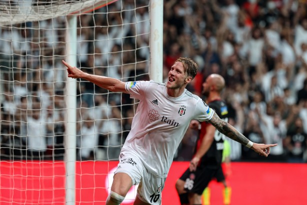 Foto - Beşiktaş, Fatih Karagümrük'ü gole boğdu