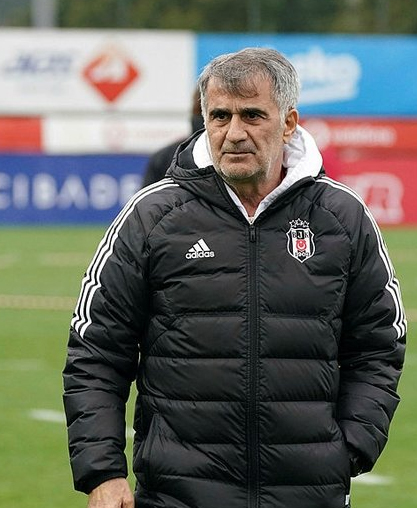 Foto - Beşiktaş, Galatasaray'ın efsanesi Hagi'den bakın ne istiyor!