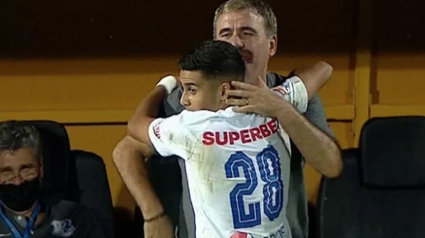 Foto - Beşiktaş, Galatasaray'ın efsanesi Hagi'den bakın ne istiyor!