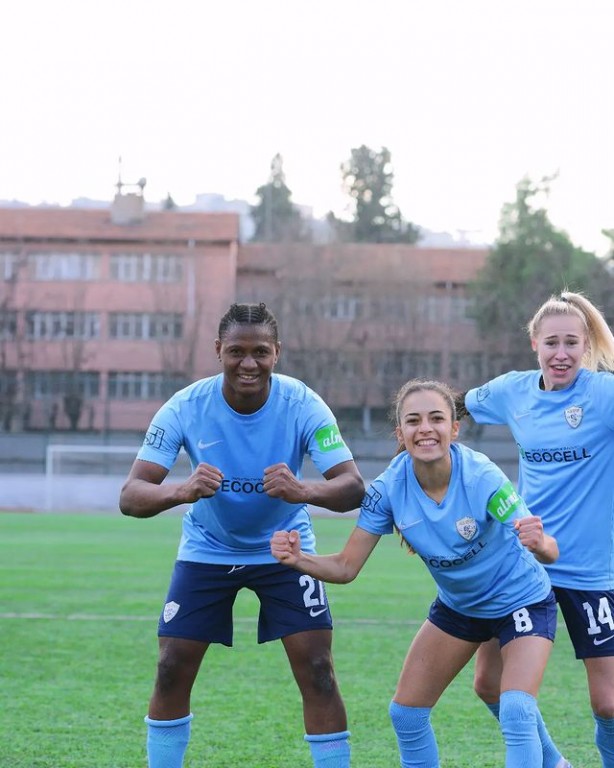 Foto - Beşiktaş o futbolcunun cinsiyetinin araştırılmasını istemişti! Türkiye’nin konuştuğu skandala skandal cevap geldi: Ambulansta kontrol ettirselerdi