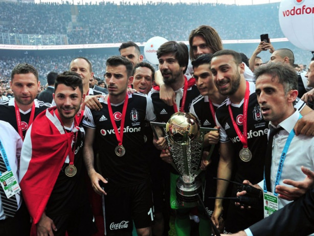  Beşiktaş o isimleri gönderiyor!