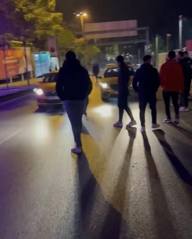 Foto - Beşiktaş stadının çevresinde büyük rezillik! Araçları durdurup…