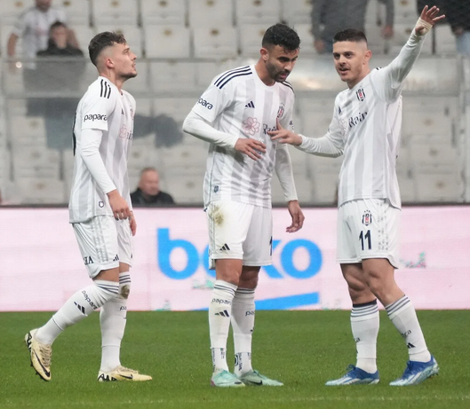 Foto - Beşiktaş taraftarına 'oh' dedirtecek böyle bir şey yaşandı! Nihayet artık kapıyı gösterdiler