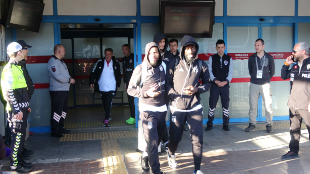 Foto - Beşiktaş, Trabzon'a geldi