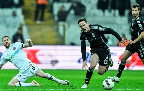 Foto - Beşiktaş, Tüpraş'ta hayatının şokunu yaşadı! Apar topar hastaneye koştu: Yazık oldu yazık...