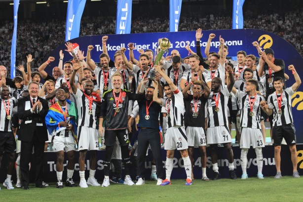 Foto - Beşiktaş, Turkcell Süper Kupa'yı düzenlenen törenle aldı