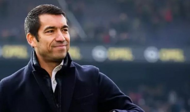 Foto - Beşiktaş yeni hocasını resmen açıkladı! Giovanni van Bronckhorst imzayı attı