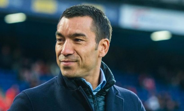 Foto - Beşiktaş yeni hocasını resmen açıkladı! Giovanni van Bronckhorst imzayı attı