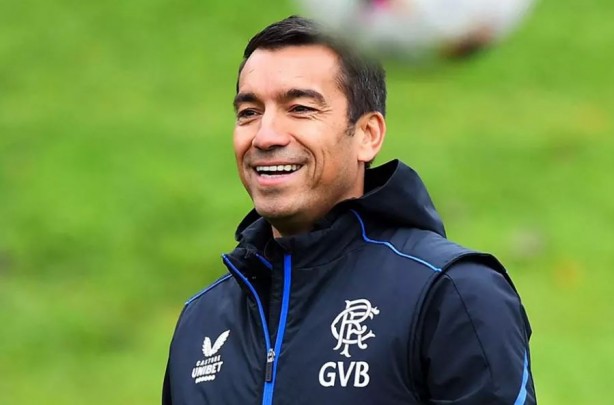 Foto - Beşiktaş yeni hocasını resmen açıkladı! Giovanni van Bronckhorst imzayı attı