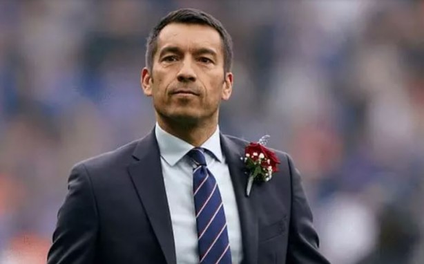 Foto - Beşiktaş yeni hocasını resmen açıkladı! Giovanni van Bronckhorst imzayı attı